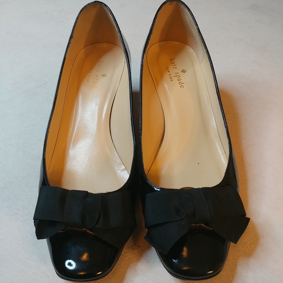 Kate Spade Black Patent Leather w Bow Block sz 9M